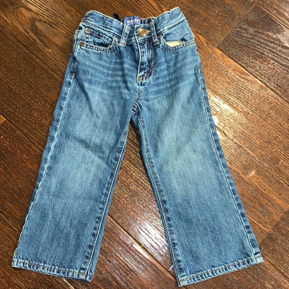Old navy unisex boot cut 2T jeans EUC